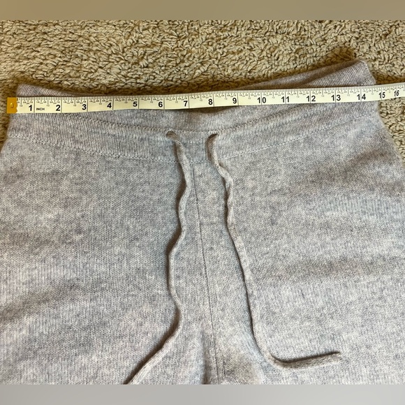 New Aritzia Babaton Luxe Cashmere Jogger (small) & hoodie (medium) set - Picture 12 of 14